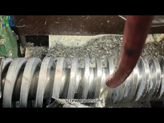 Processamento de parafusos e barris cônicos