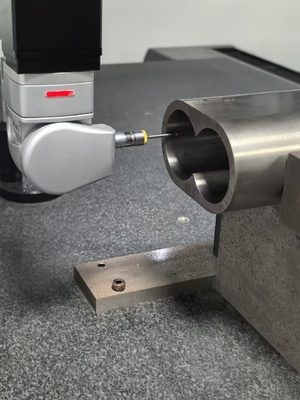 Revestimento de barril de parafuso bimetálico resistente ao desgaste para máquina de moldagem por injecção extrusora de plástico