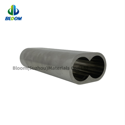 Soluções personalizadas de extrusores de parafusos duplos para revestimentos de barris na produção de reciclagem de plásticos