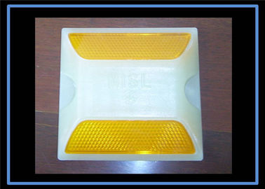 A estrada plástica da estrada da proteção enche Gloe visível alto escuro/luminescente