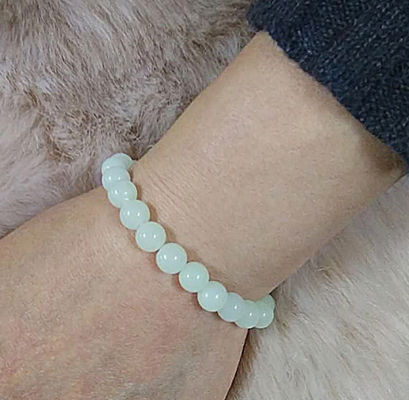 Bracelete de pedra luminescente das senhoras com os grânulos naturais da pérola da noite